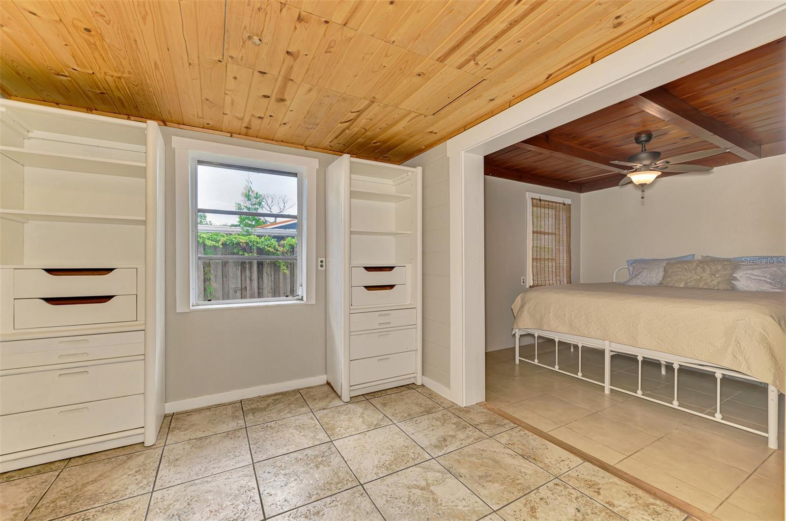 Listing photo id 23 for 71 Winson Avenue