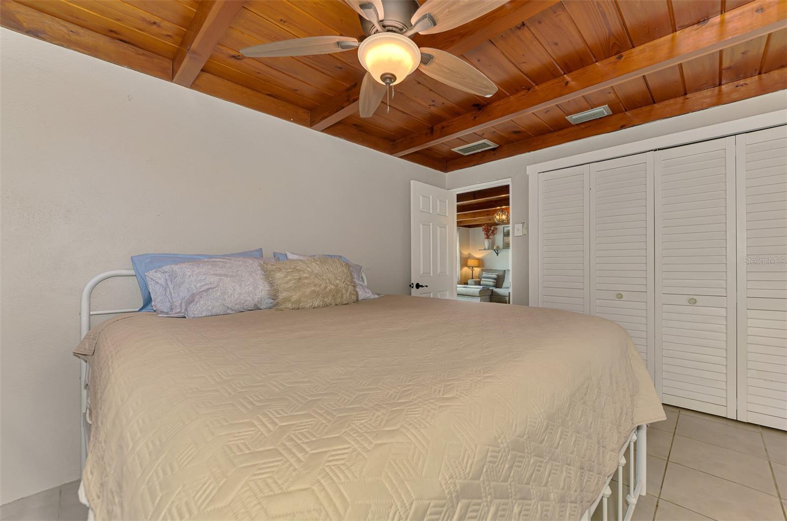 Listing photo id 26 for 71 Winson Avenue