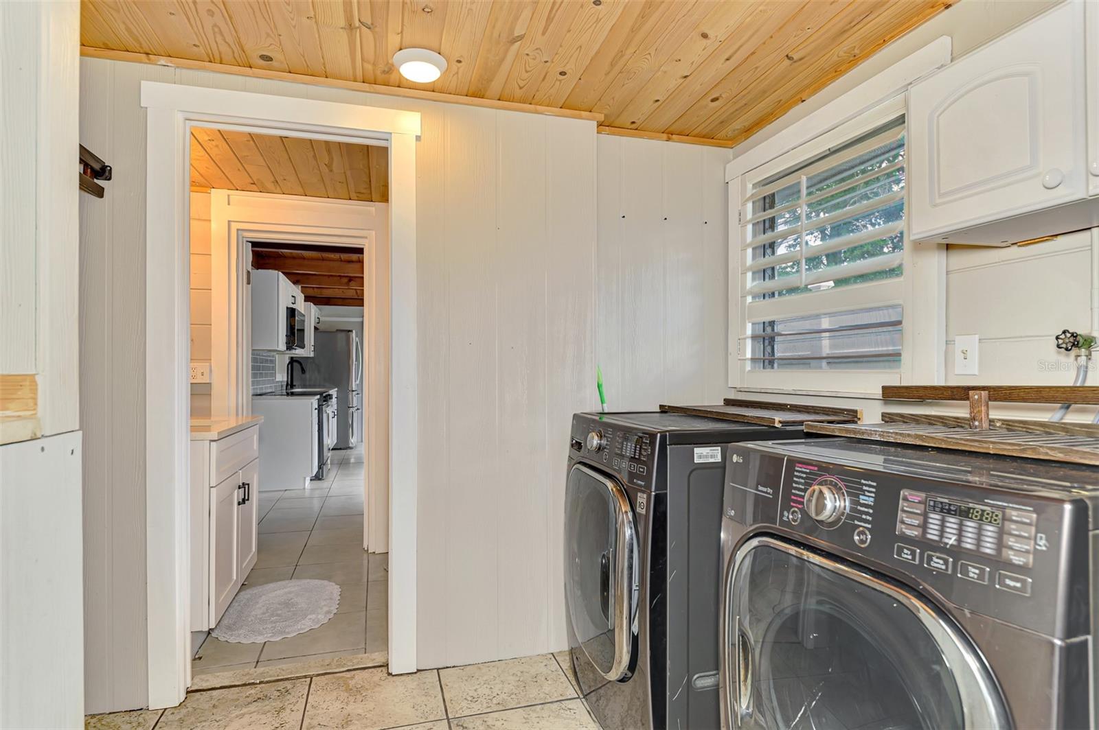 Listing photo id 32 for 71 Winson Avenue