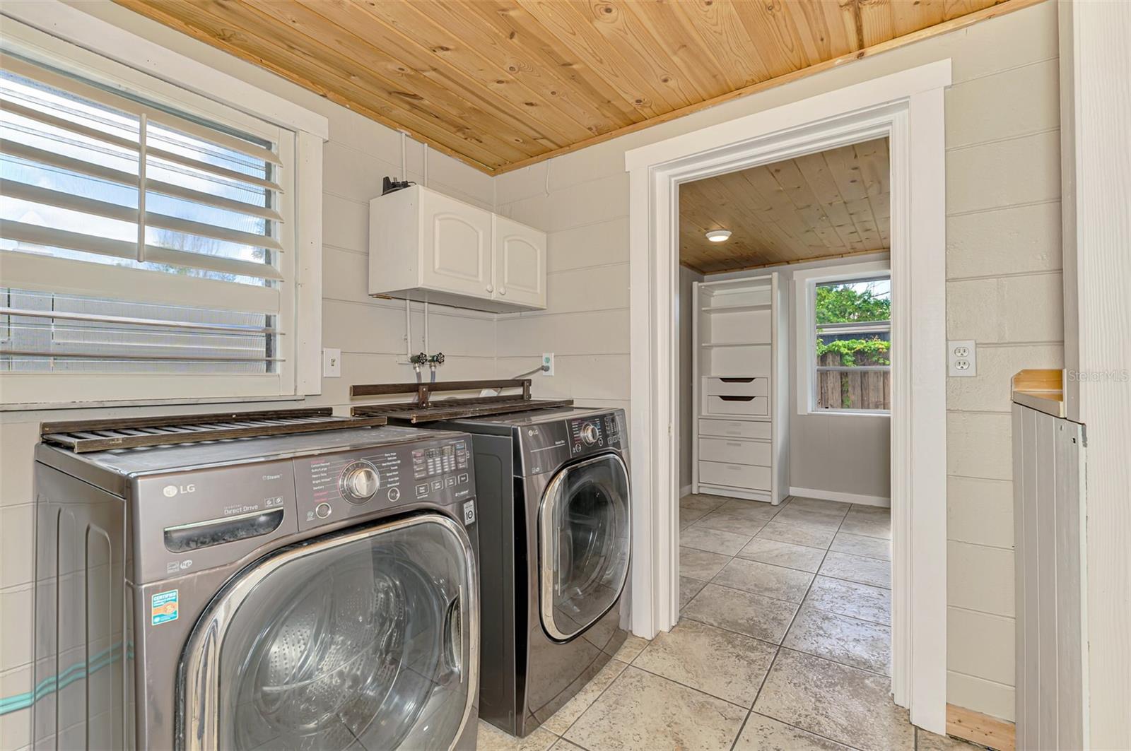 Listing photo id 33 for 71 Winson Avenue