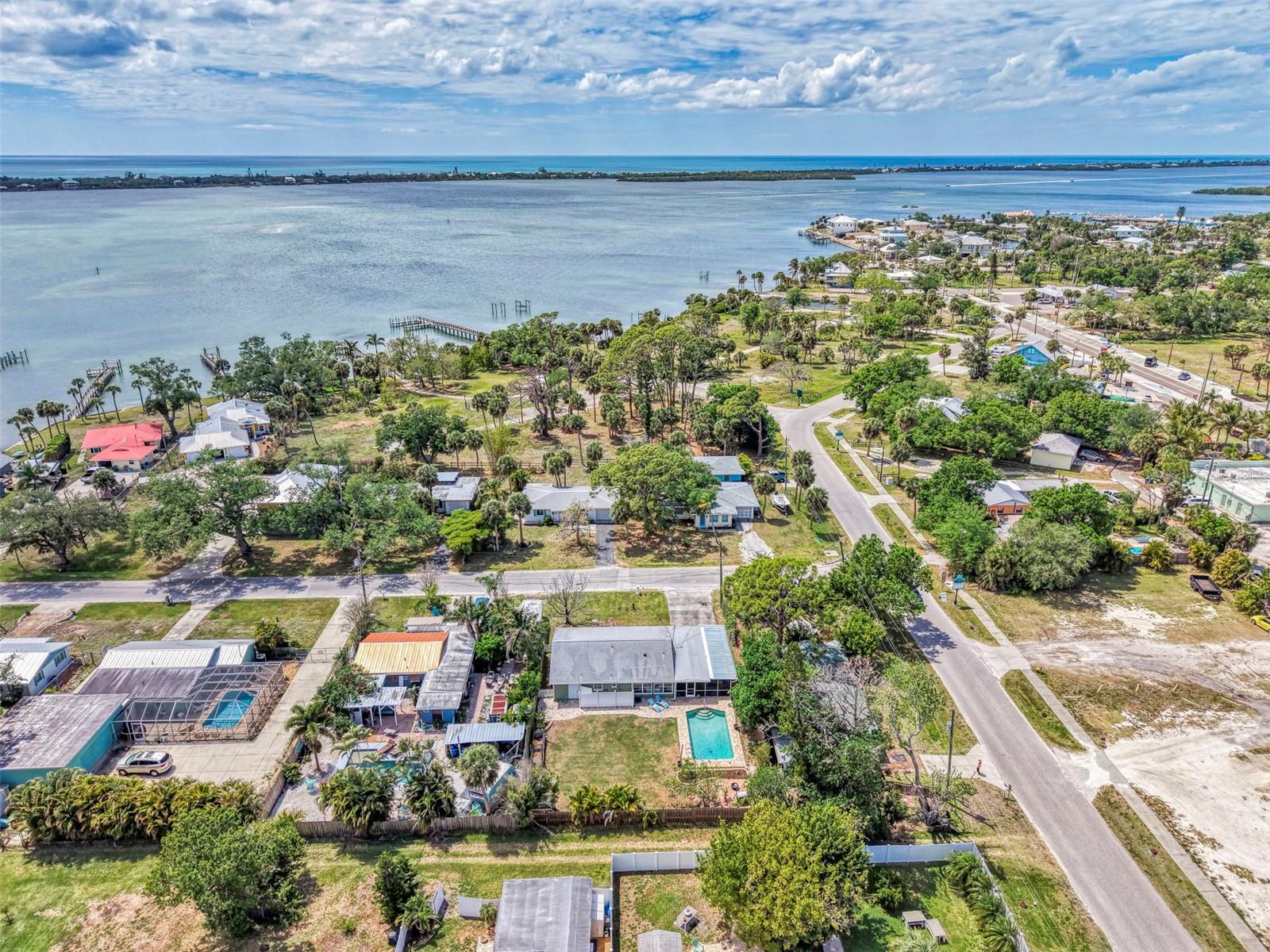 Listing photo id 44 for 71 Winson Avenue