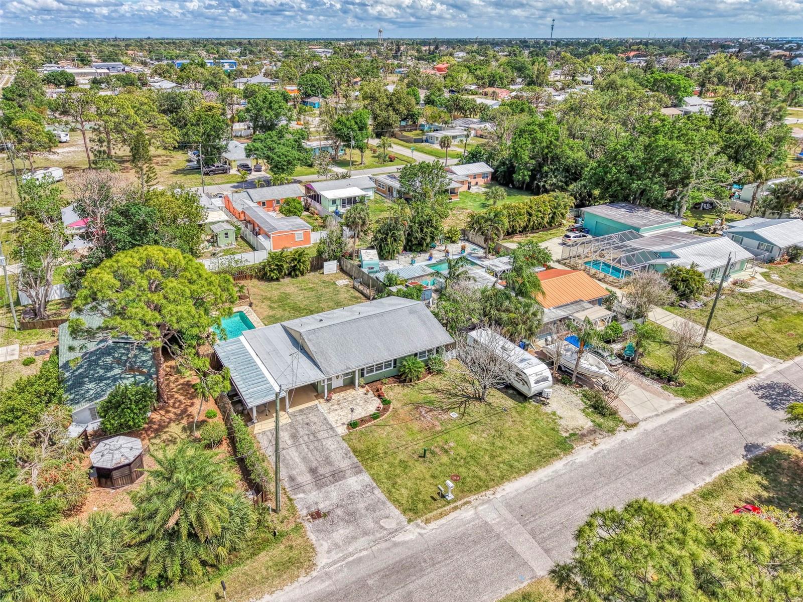 Listing photo id 48 for 71 Winson Avenue