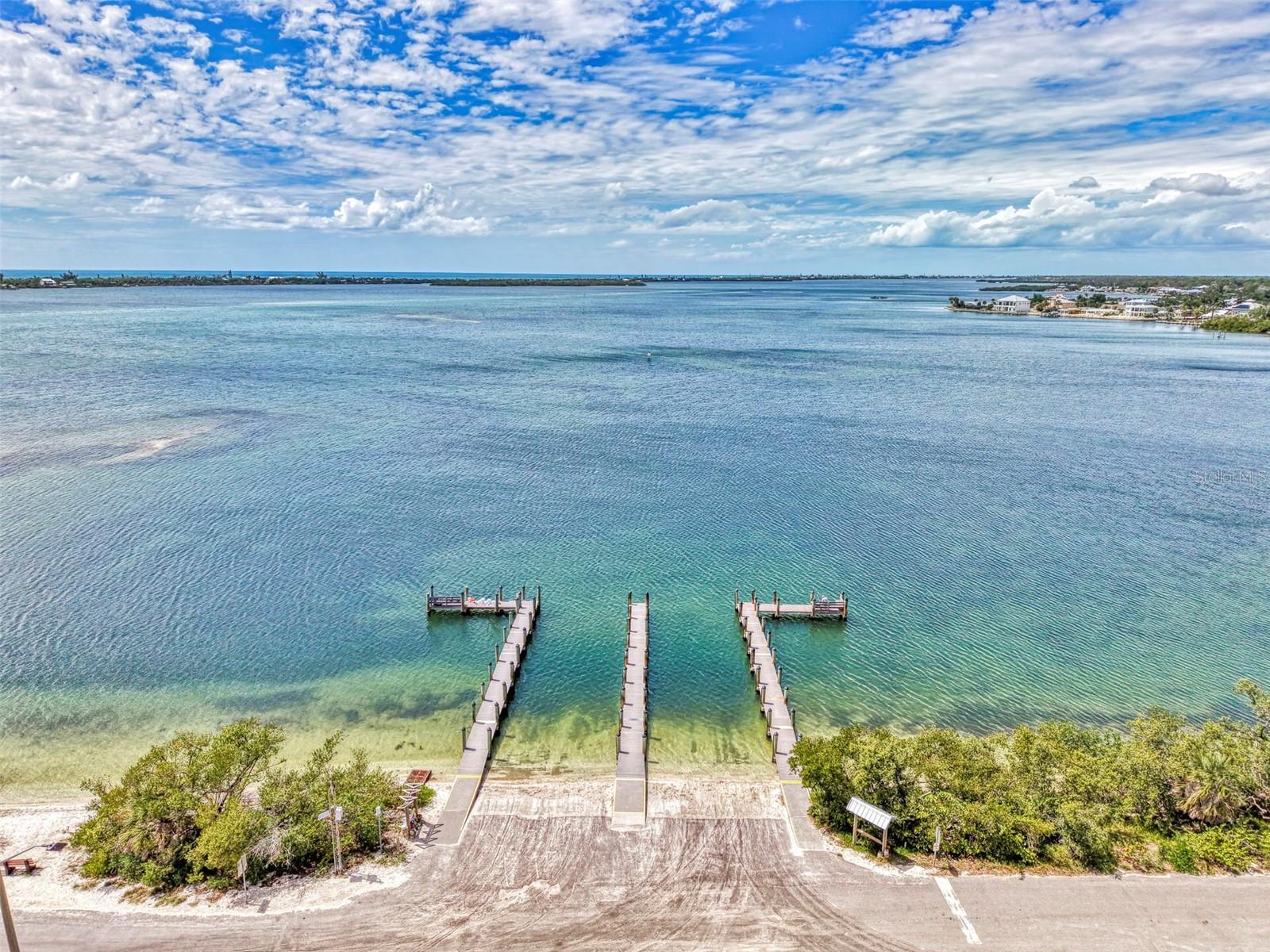 Listing photo id 51 for 71 Winson Avenue