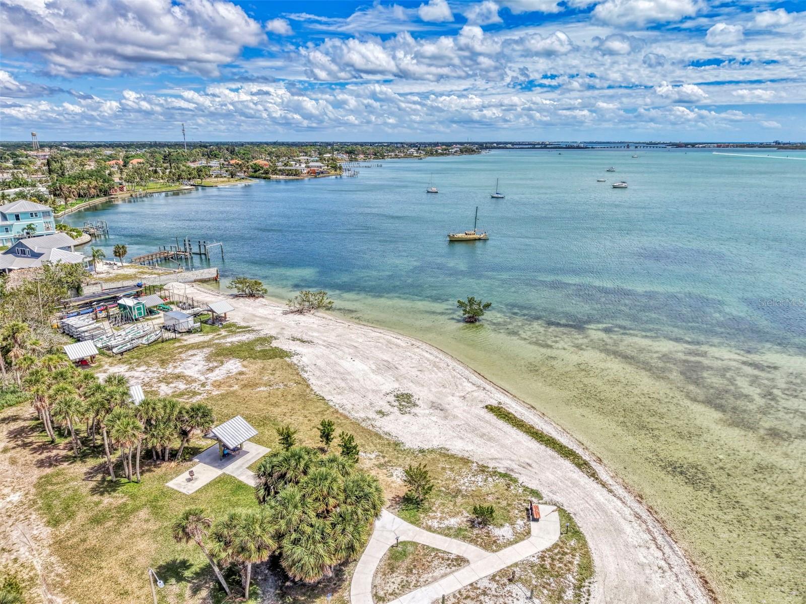 Listing photo id 53 for 71 Winson Avenue