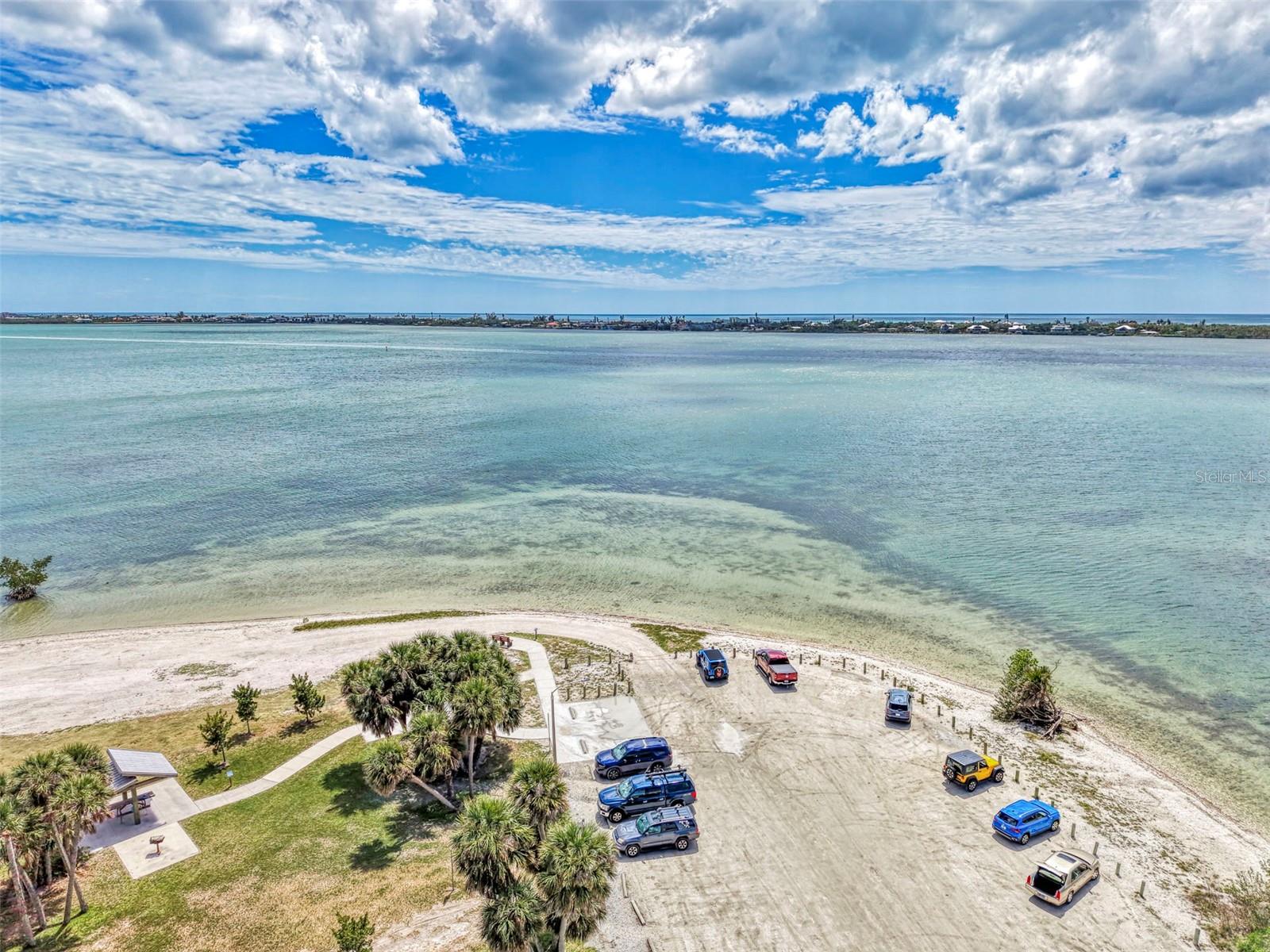 Listing photo id 54 for 71 Winson Avenue