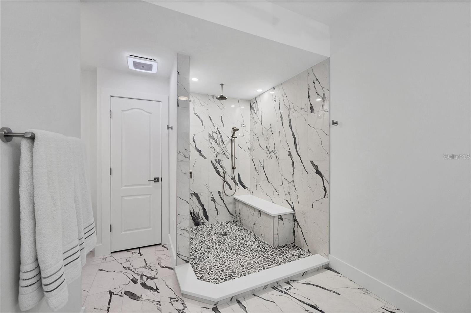 Image 16 of 32 For 9203 Griggs Road 204