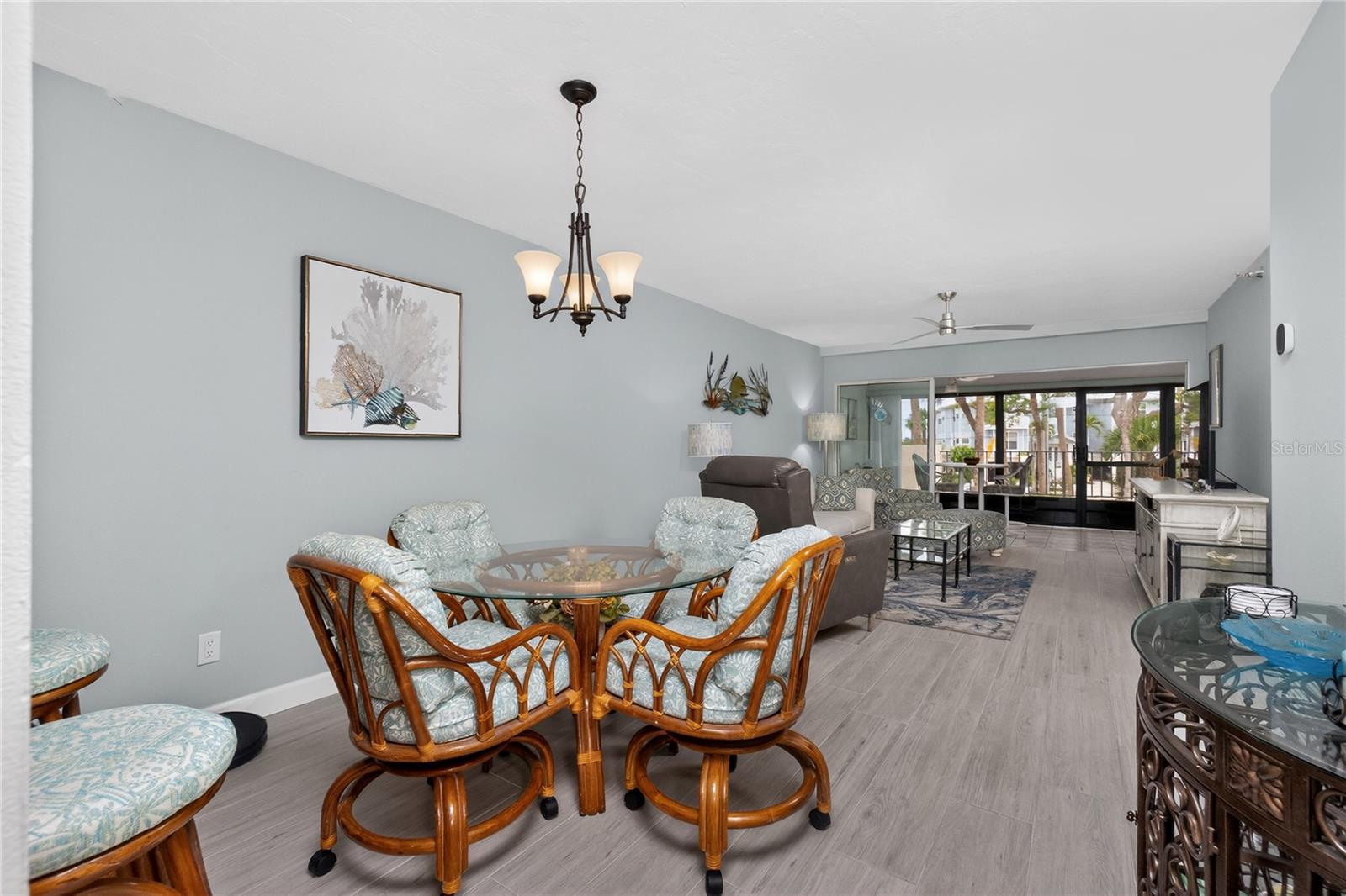 Image 10 of 61 For 1501 Beach Road 210