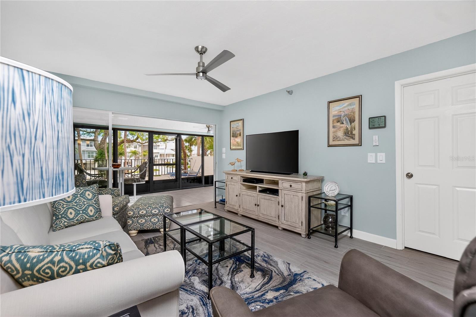 Image 13 of 61 For 1501 Beach Road 210