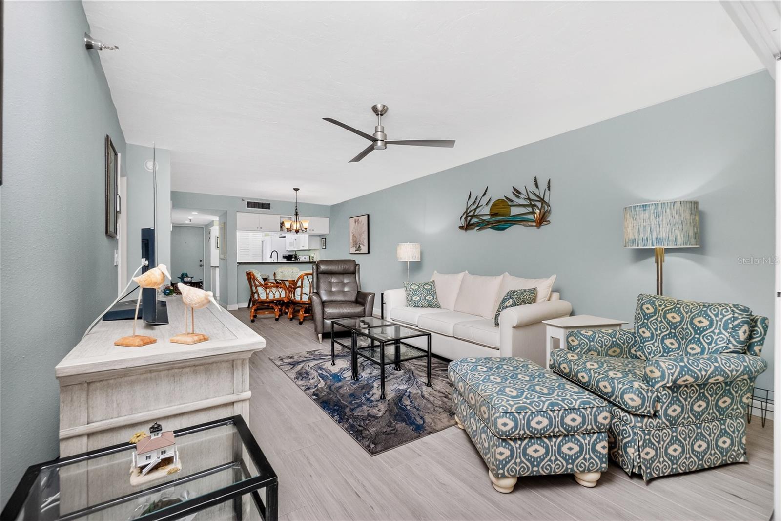 Image 14 of 61 For 1501 Beach Road 210