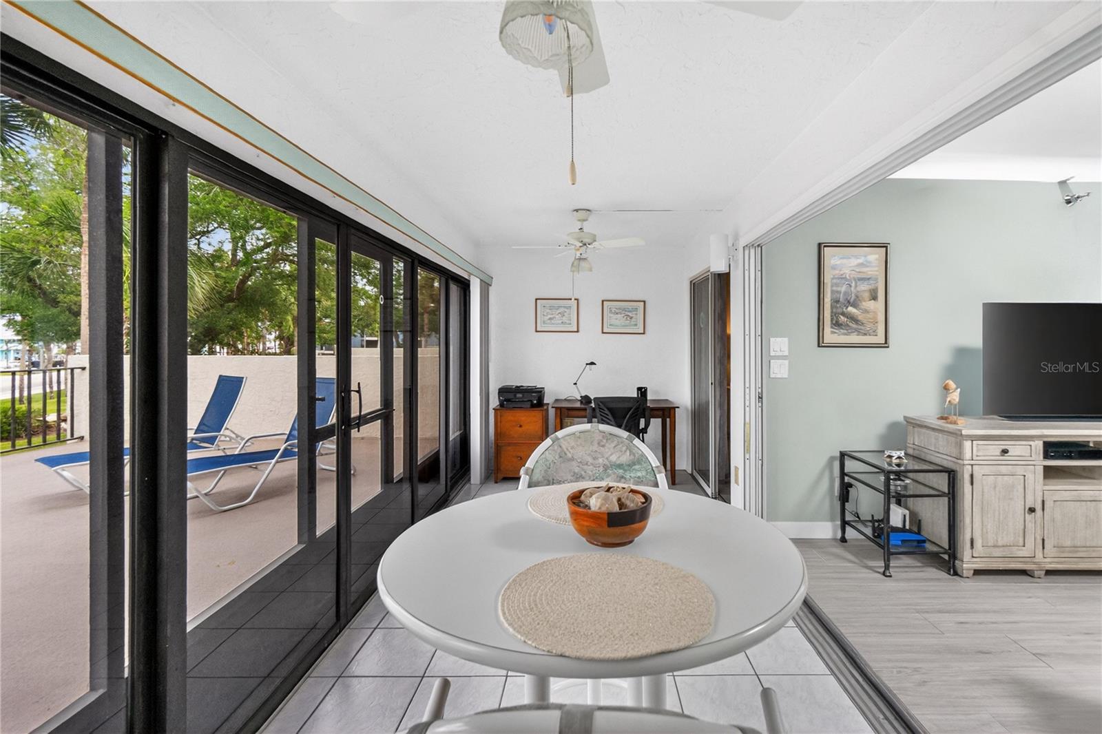 Image 18 of 61 For 1501 Beach Road 210