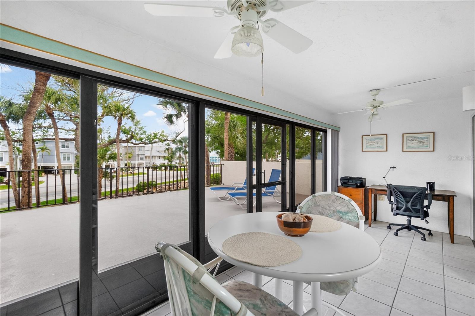 Image 19 of 61 For 1501 Beach Road 210