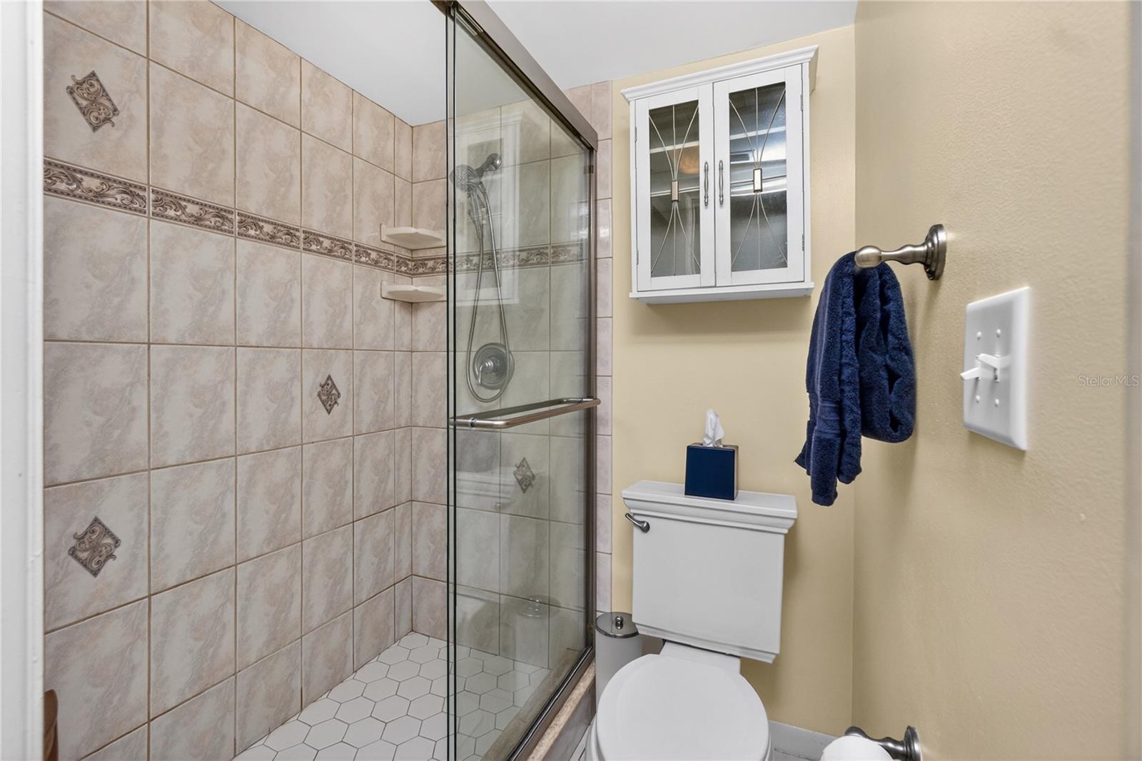 Image 26 of 61 For 1501 Beach Road 210