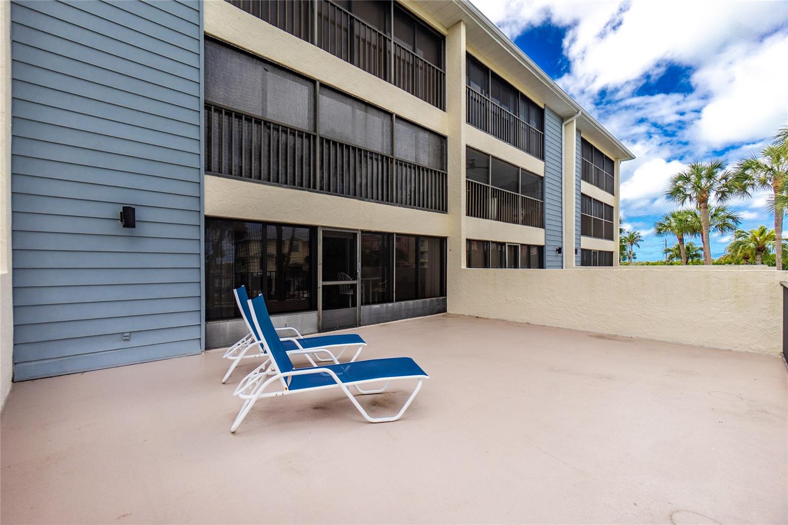 Image 31 of 61 For 1501 Beach Road 210