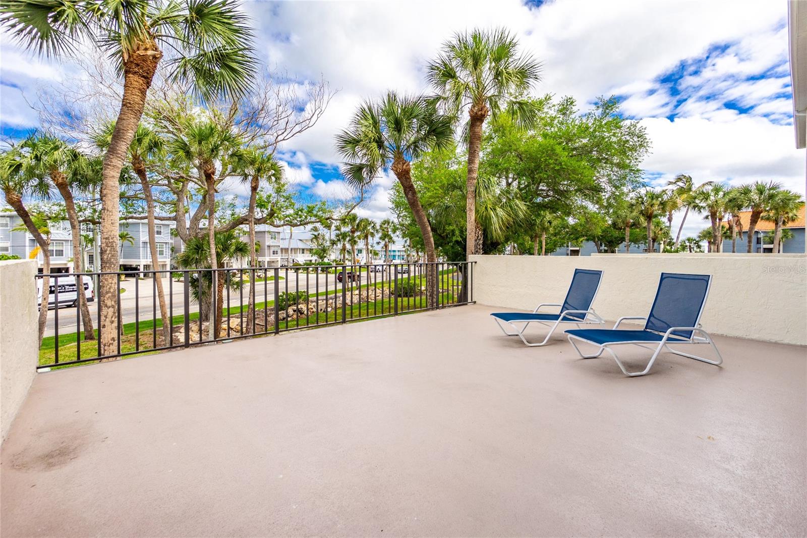 Image 4 of 61 For 1501 Beach Road 210