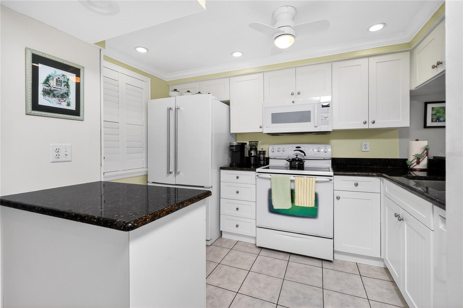 Image 7 of 61 For 1501 Beach Road 210