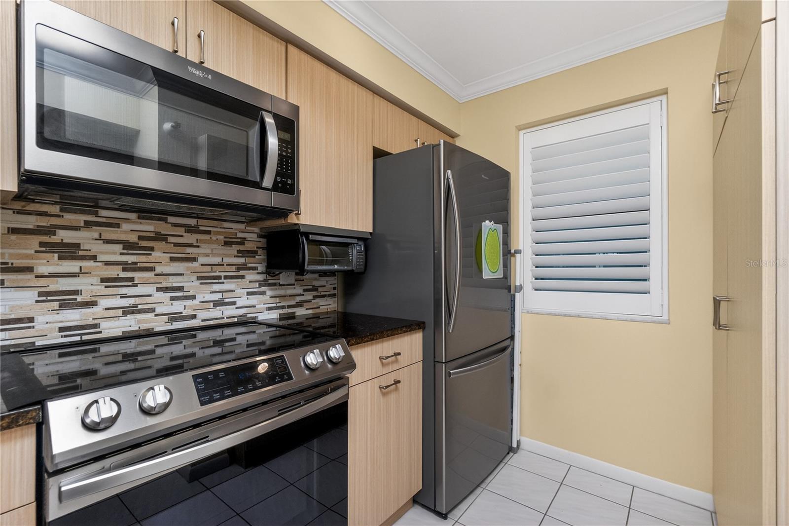 Image 10 of 58 For 1591 Beach Road 407