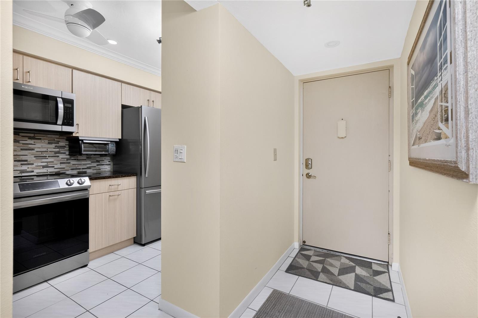 Image 11 of 58 For 1591 Beach Road 407