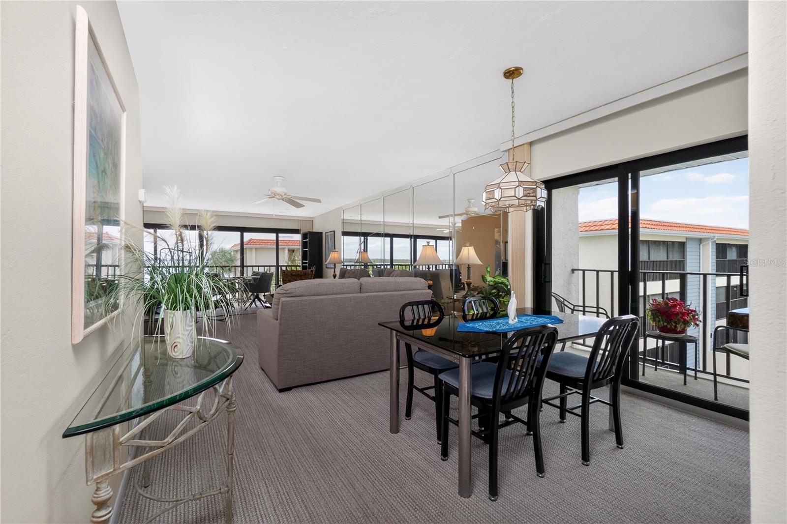 Image 12 of 58 For 1591 Beach Road 407