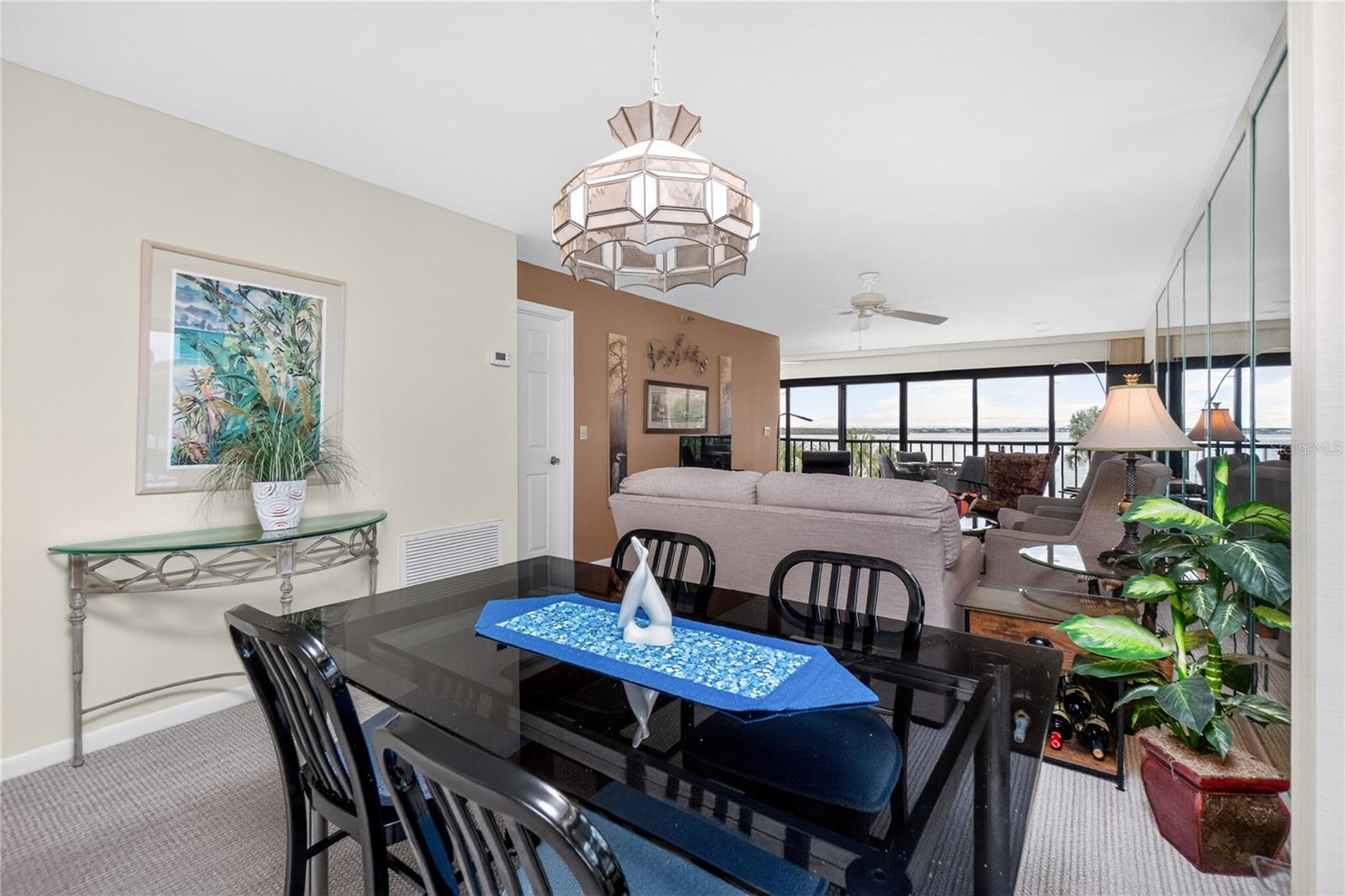 Image 14 of 58 For 1591 Beach Road 407