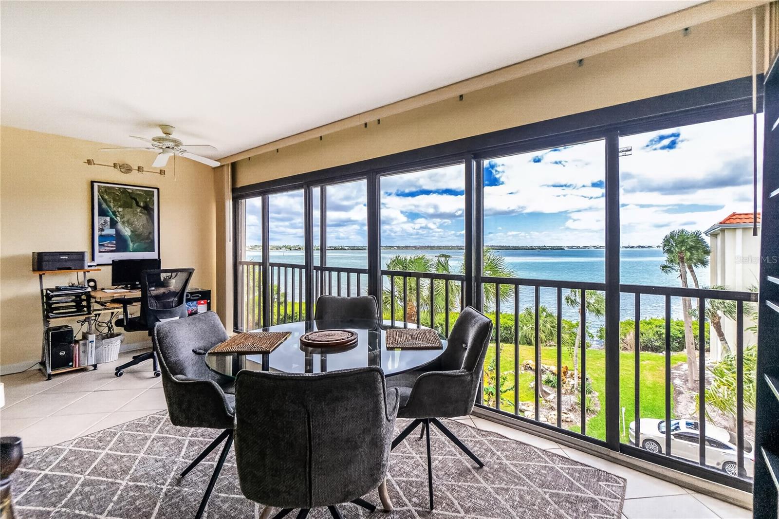 Image 18 of 58 For 1591 Beach Road 407