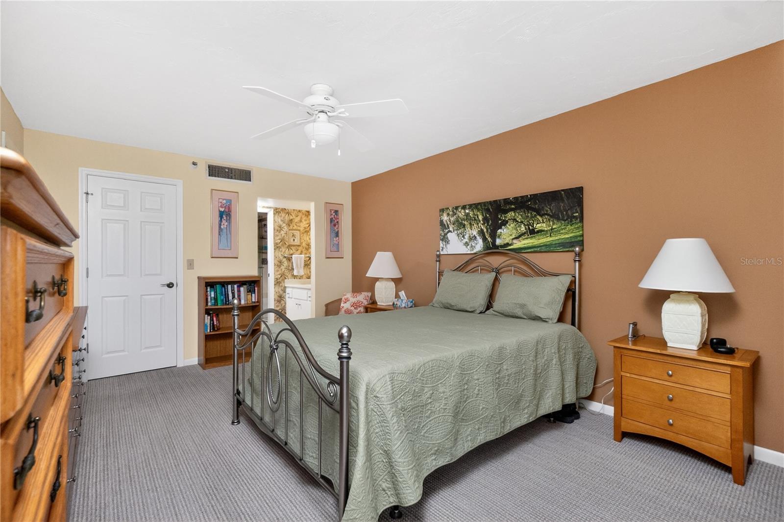 Image 23 of 58 For 1591 Beach Road 407