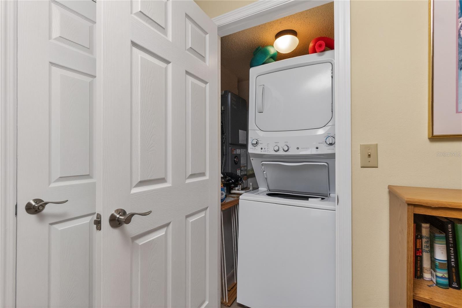 Image 24 of 58 For 1591 Beach Road 407