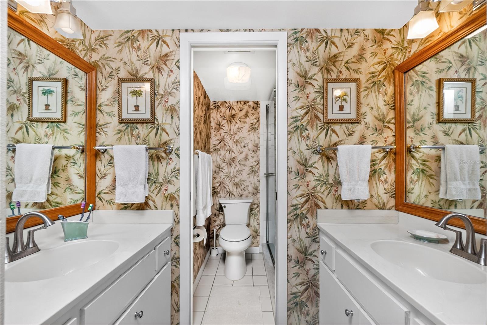 Image 26 of 58 For 1591 Beach Road 407