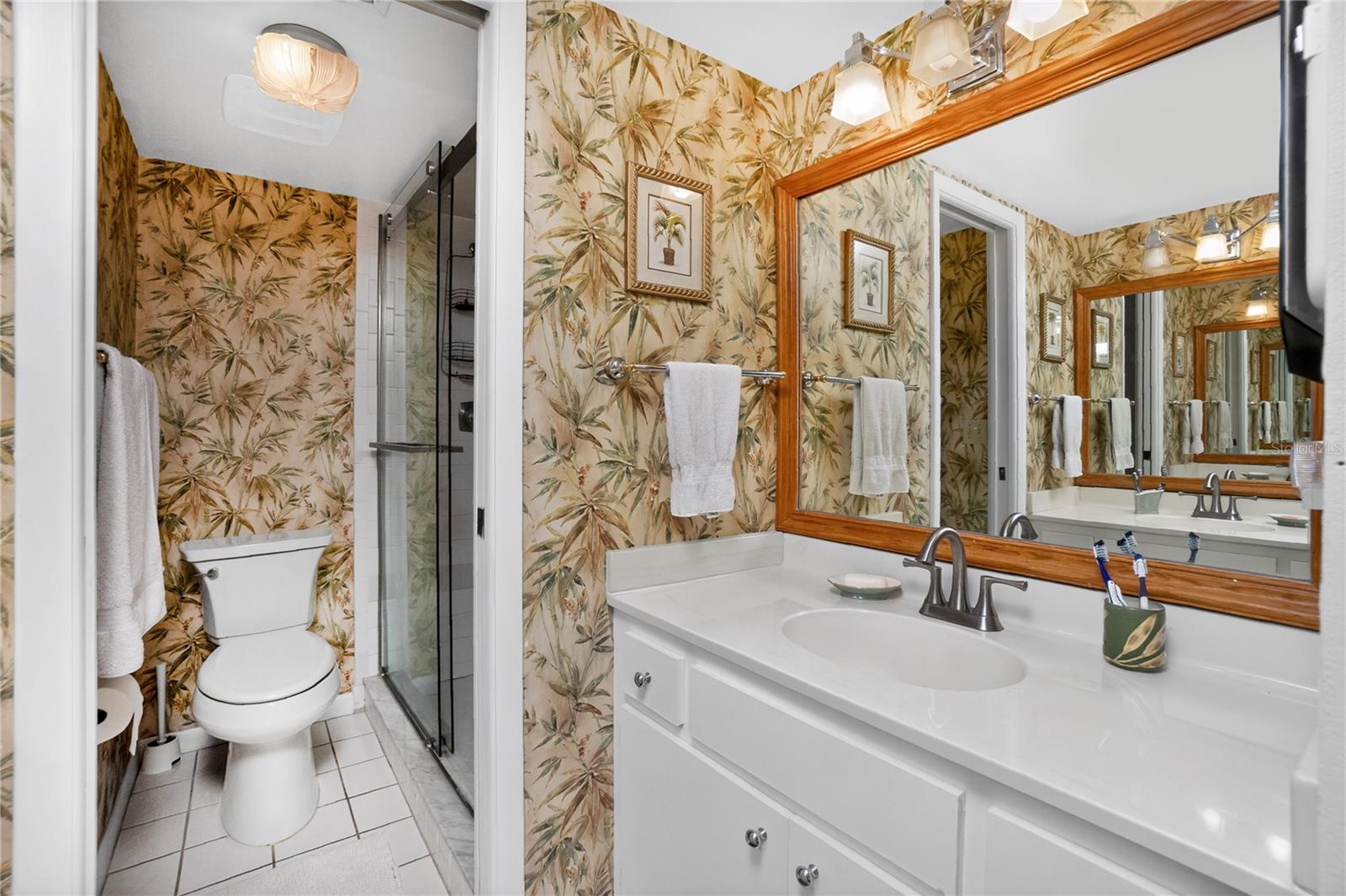 Image 27 of 58 For 1591 Beach Road 407