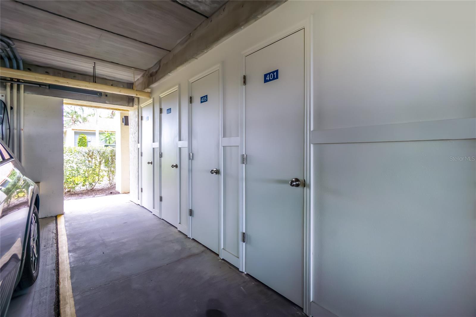 Image 42 of 58 For 1591 Beach Road 407