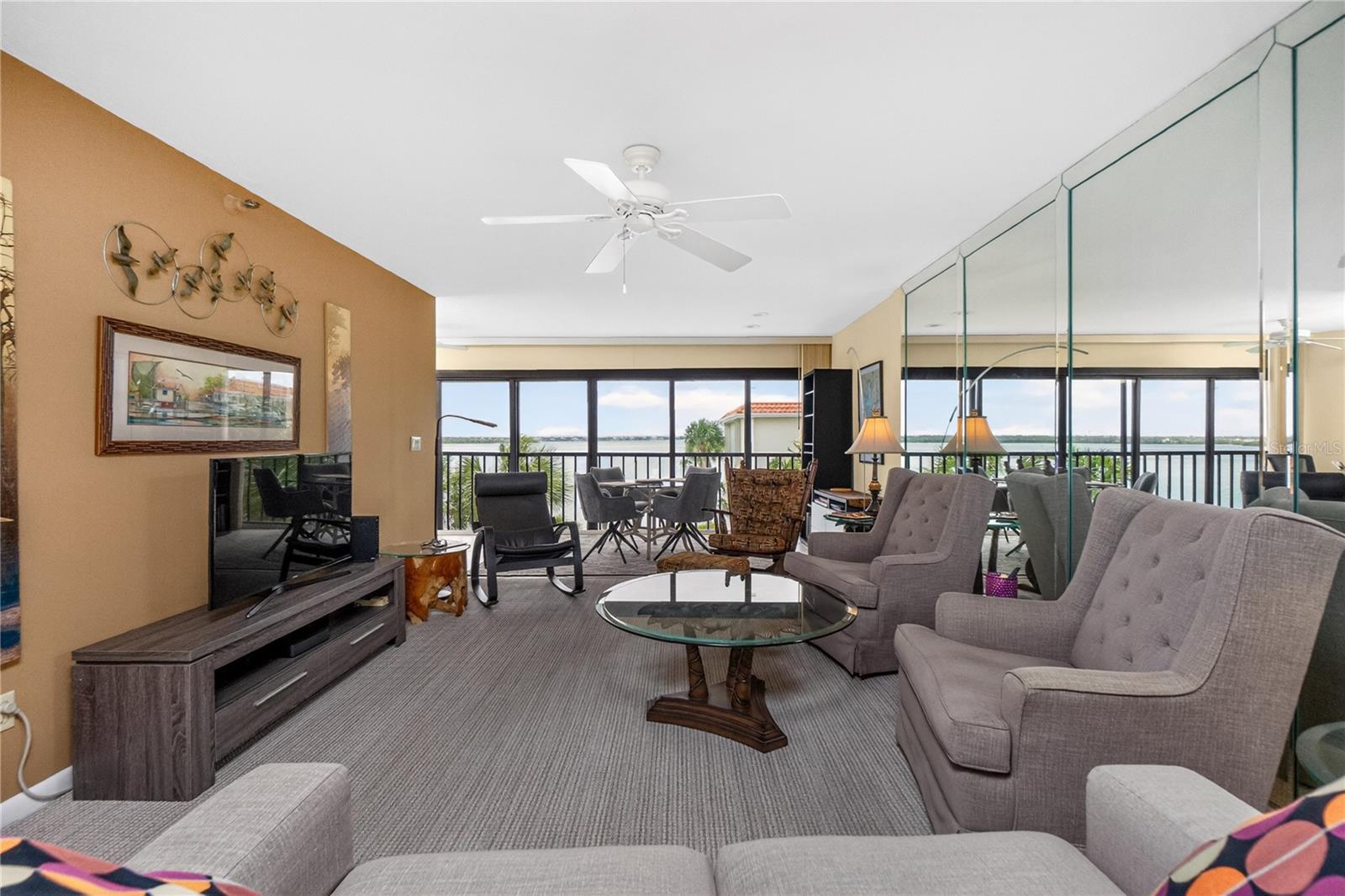 Image 5 of 58 For 1591 Beach Road 407