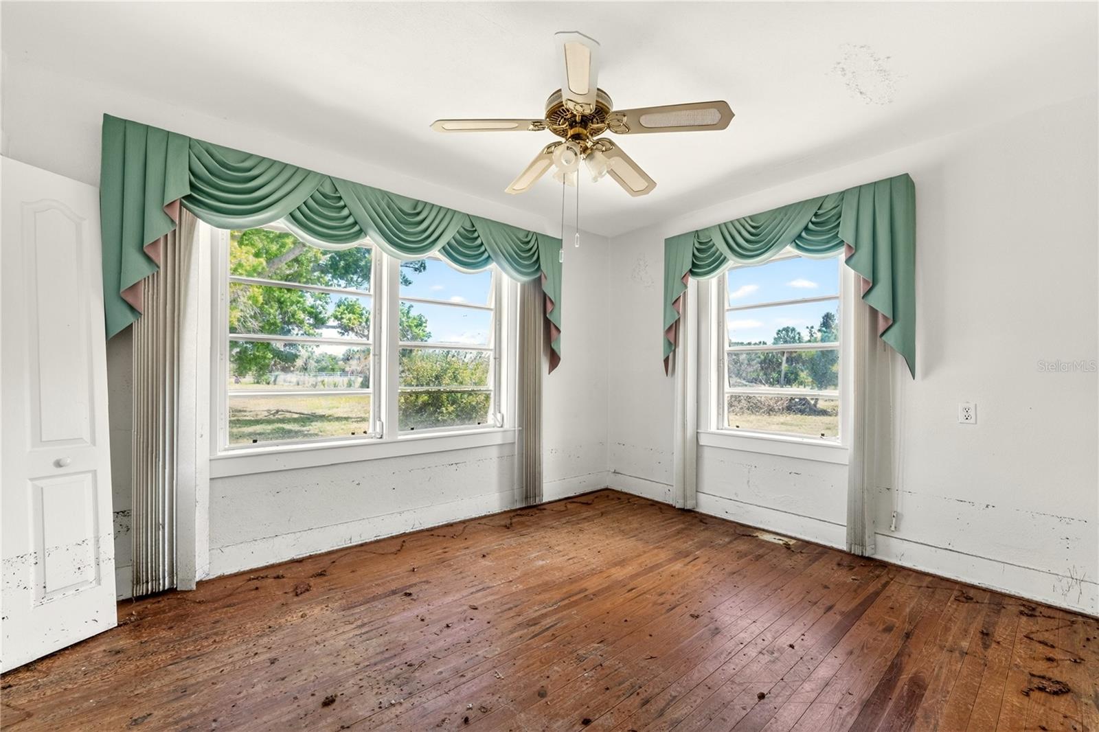 Image 18 of 36 For 12500 Placida Road