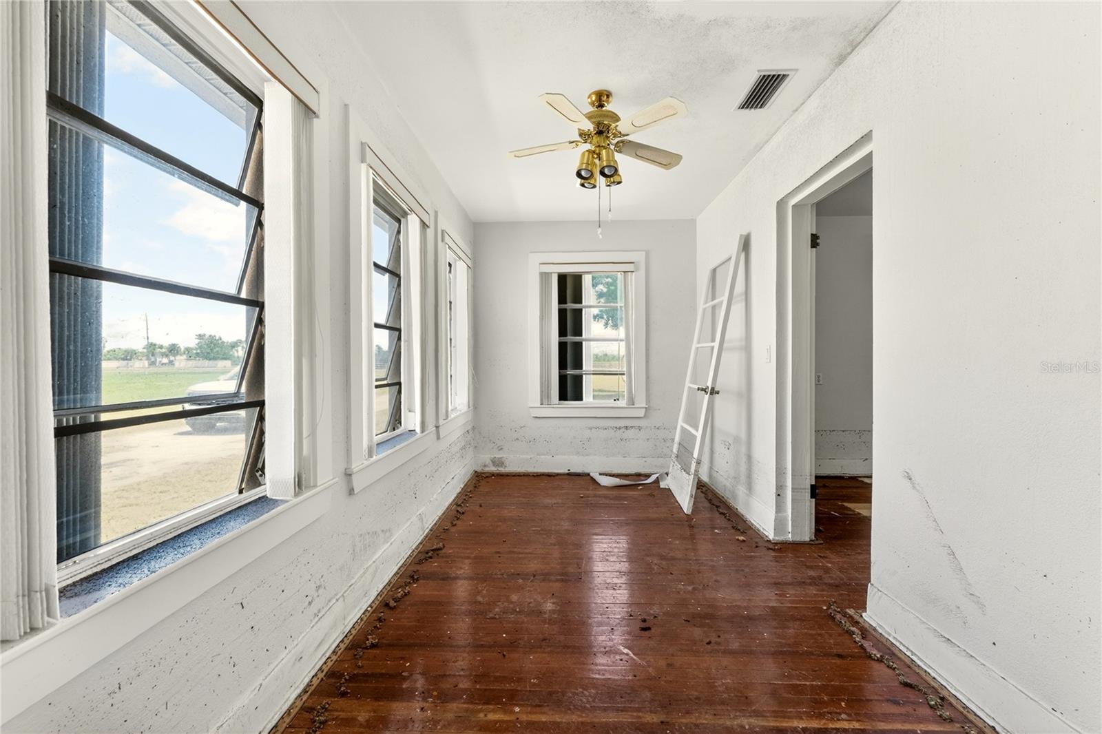 Image 19 of 36 For 12500 Placida Road