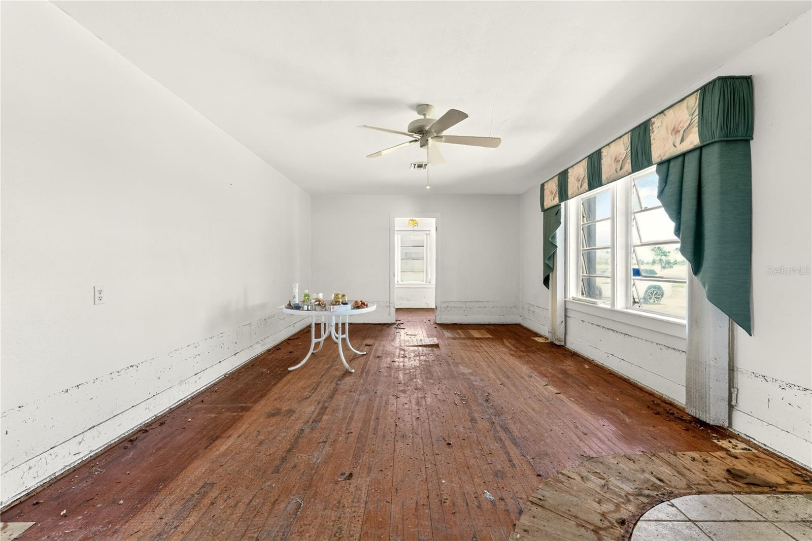 Image 11 of 36 For 12500 Placida Road