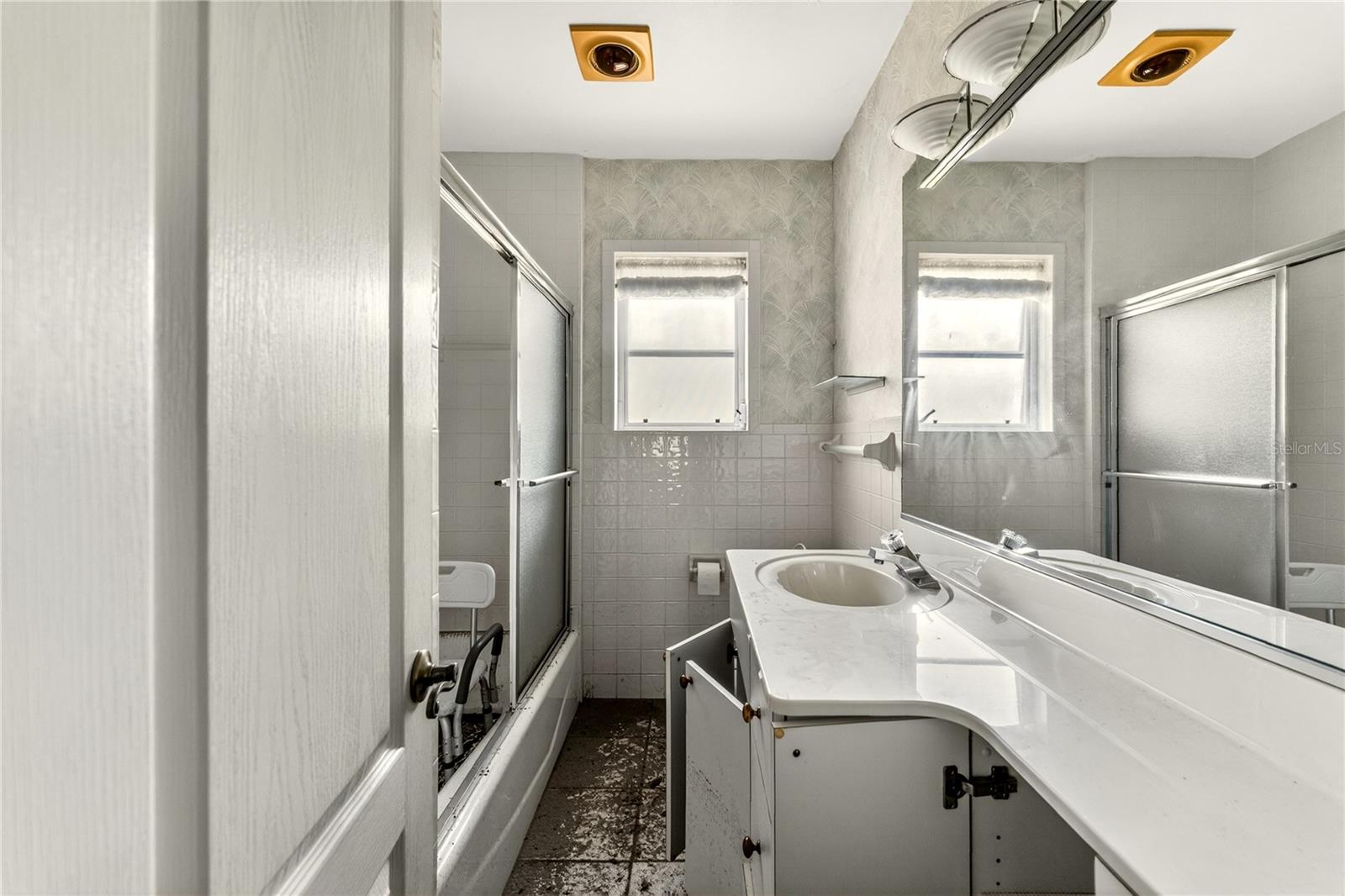 Image 17 of 36 For 12500 Placida Road