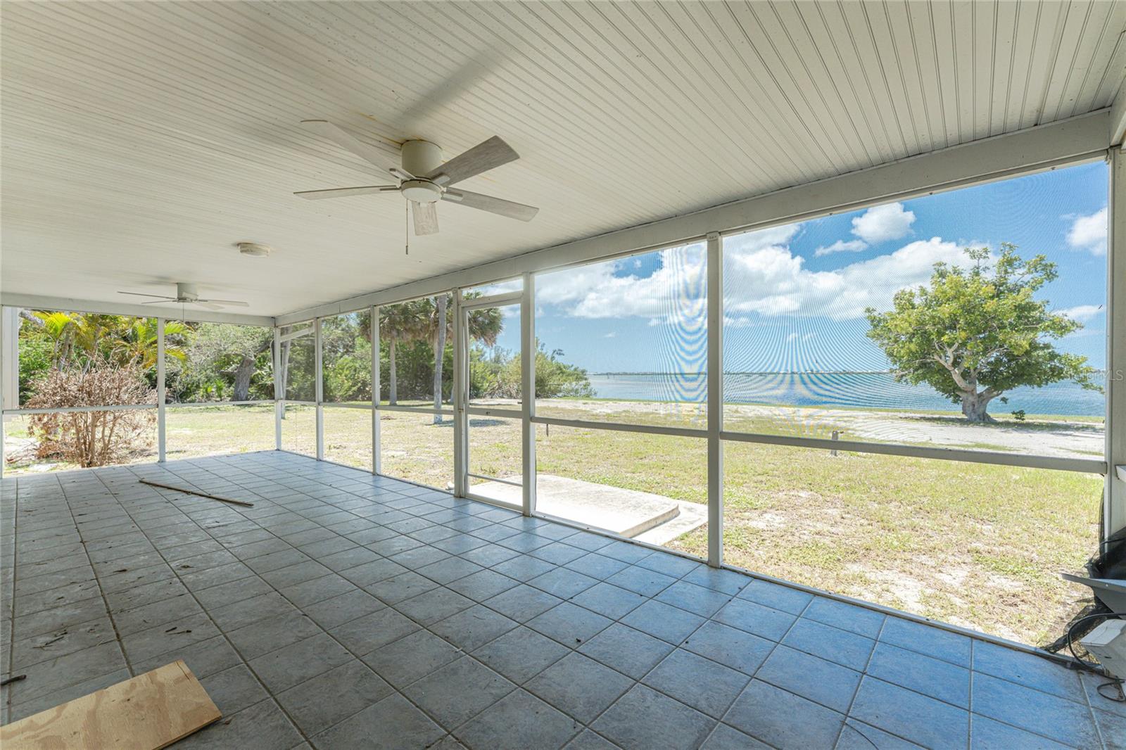 Image 21 of 36 For 12500 Placida Road