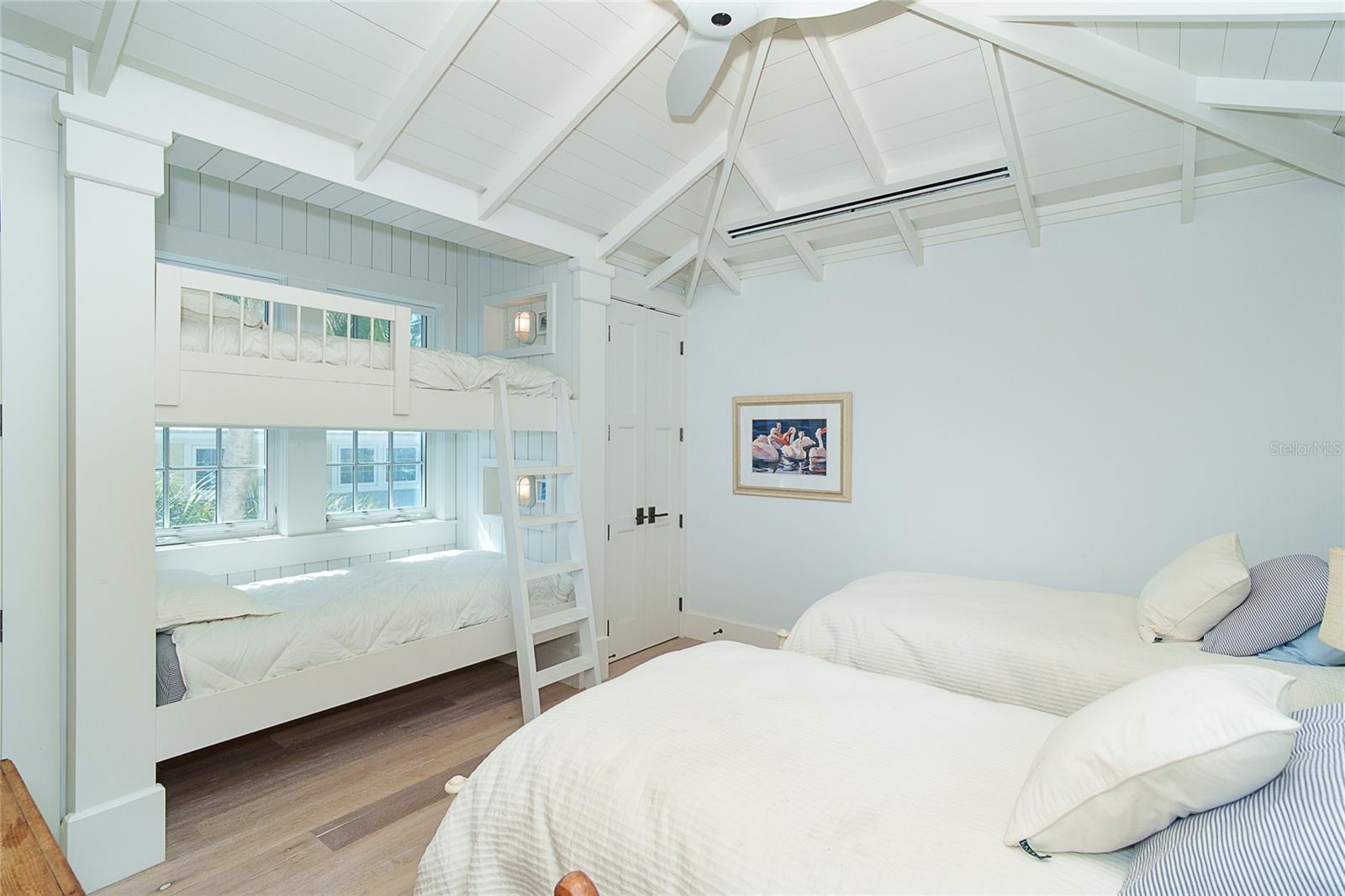 Listing photo id 75 for Address Not Provided