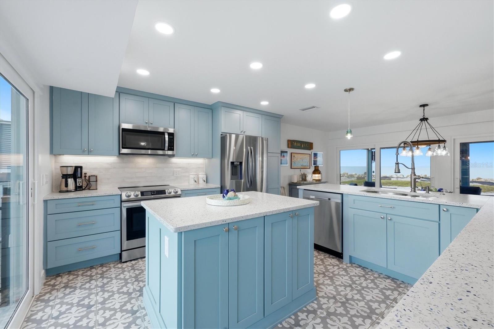 Image 19 of 71 For 4074 Beach Road