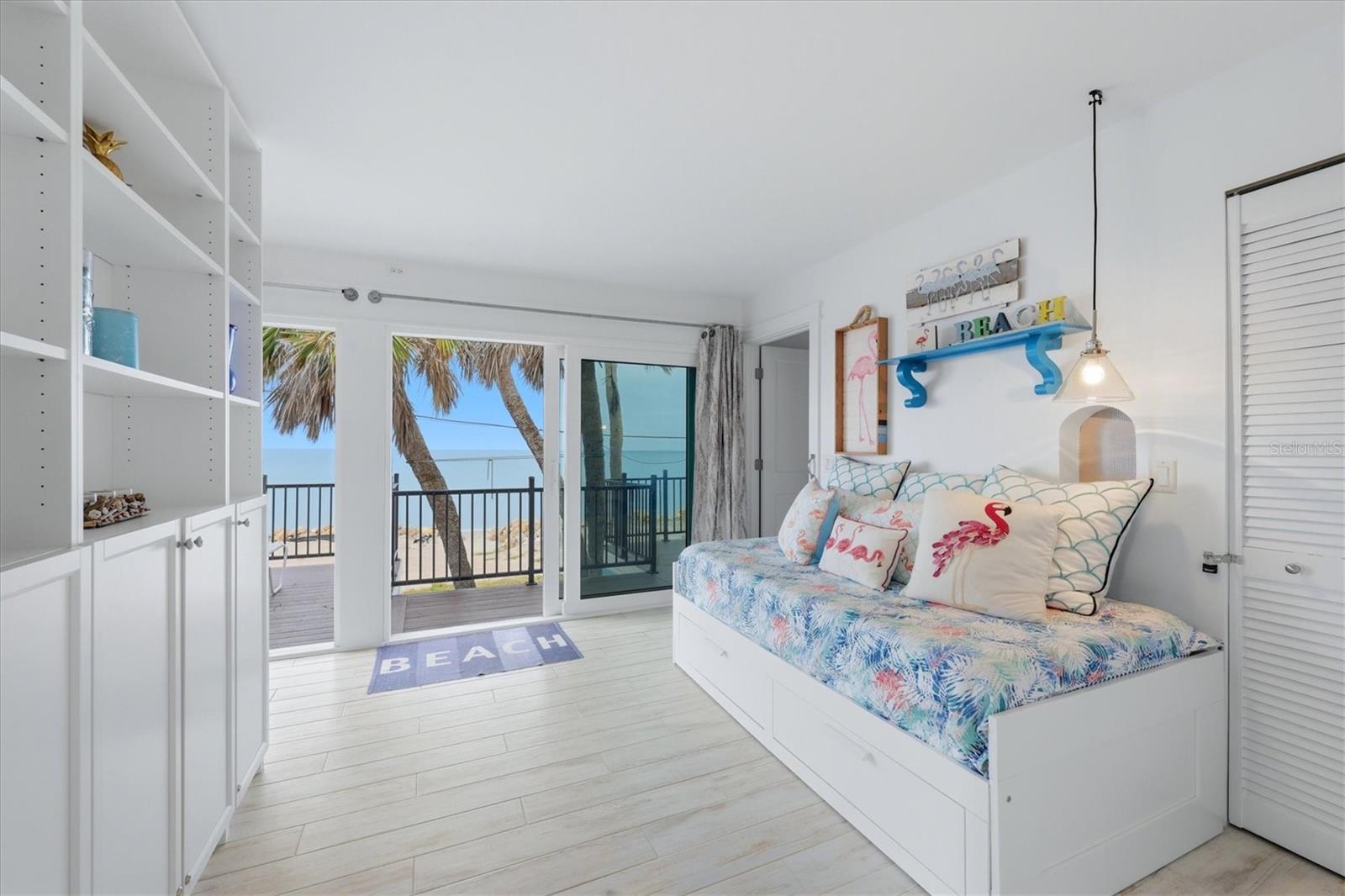 Image 25 of 71 For 4074 Beach Road