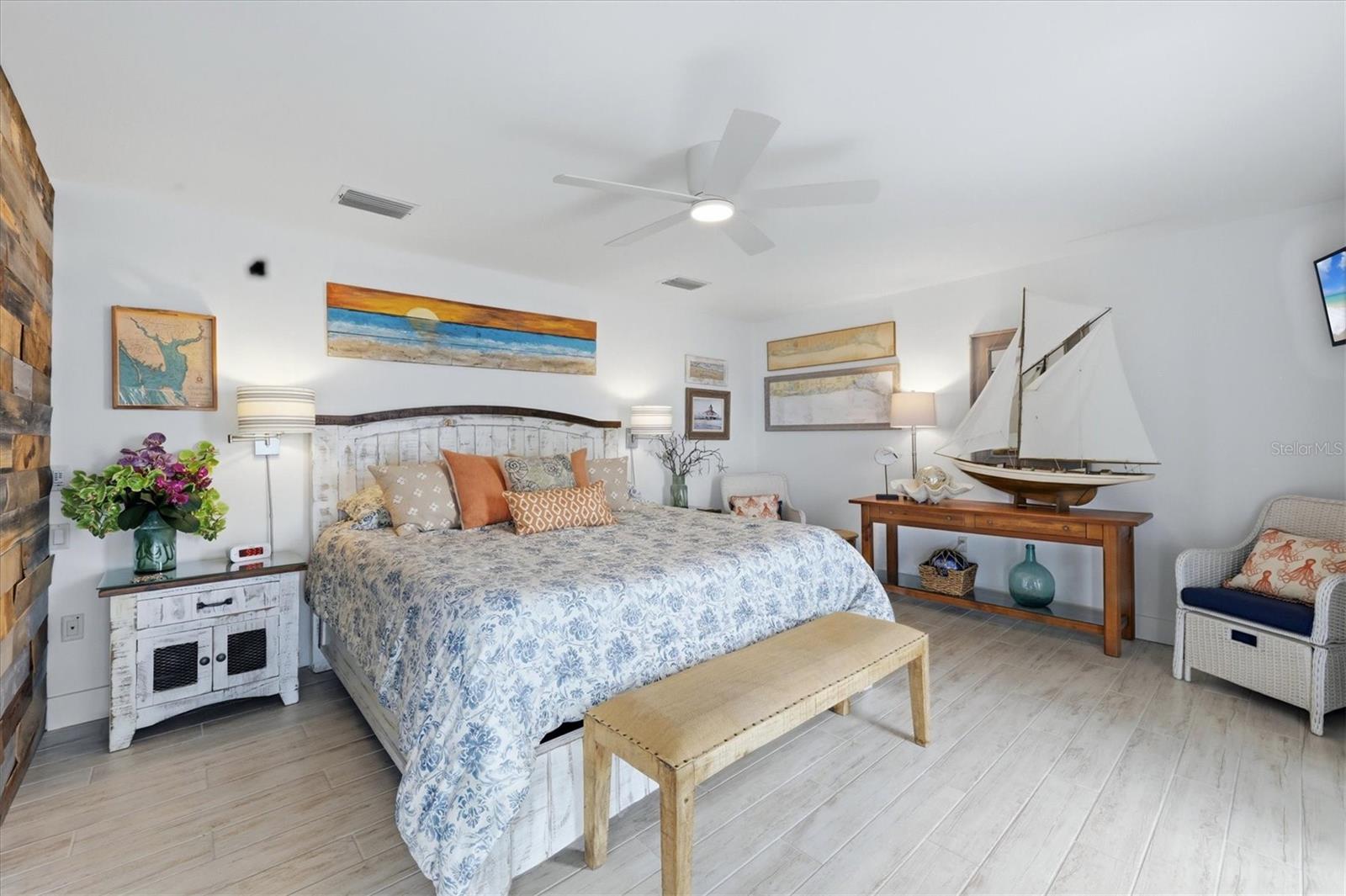 Image 26 of 71 For 4074 Beach Road