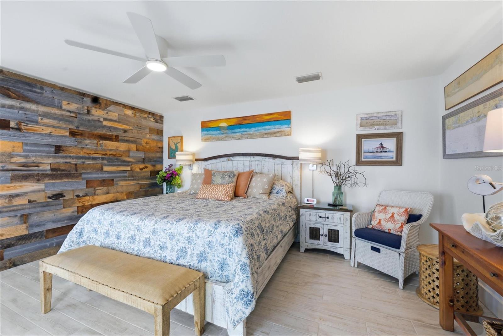 Image 27 of 71 For 4074 Beach Road