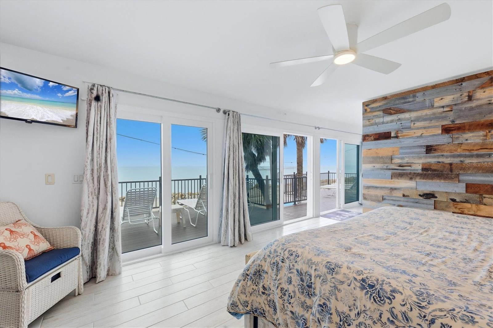 Image 28 of 71 For 4074 Beach Road