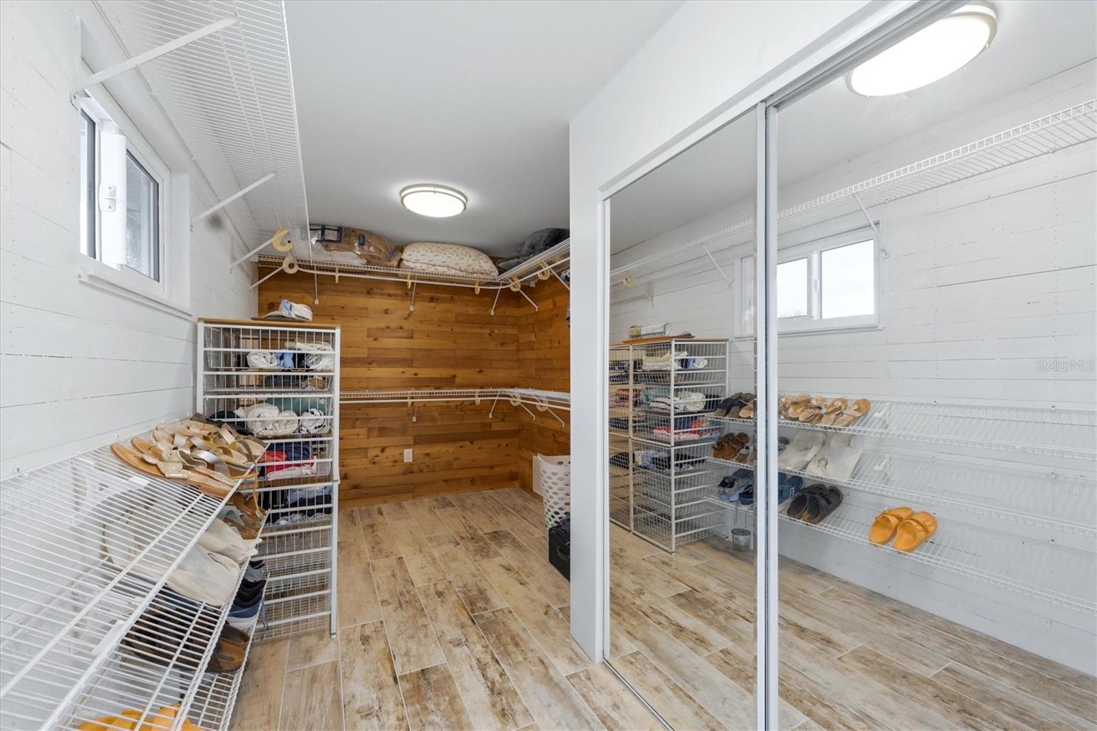 Image 29 of 71 For 4074 Beach Road