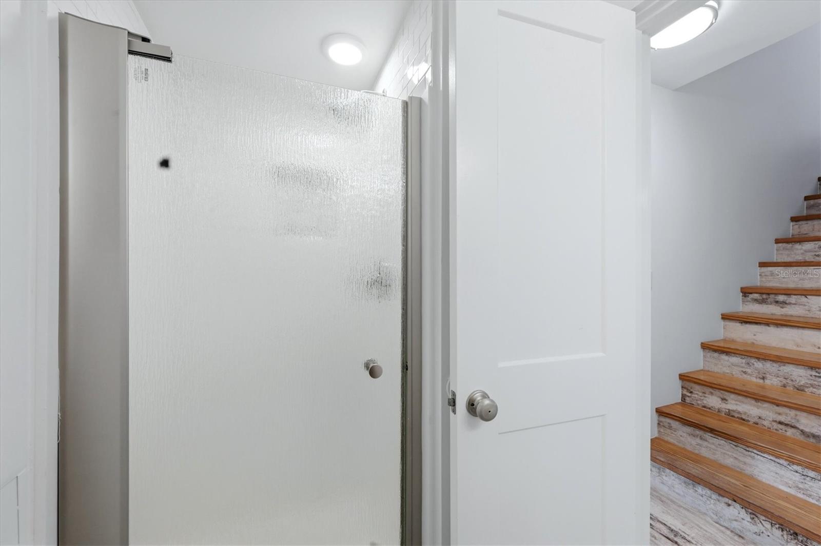 Image 40 of 71 For 4074 Beach Road