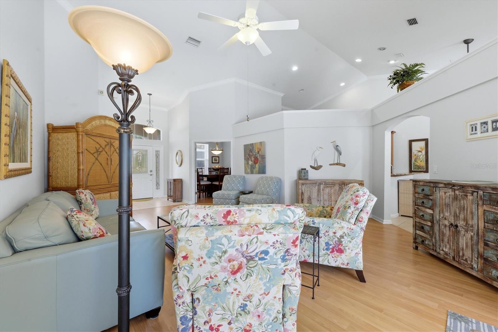 Image 13 of 82 For 4120 Lakes Court