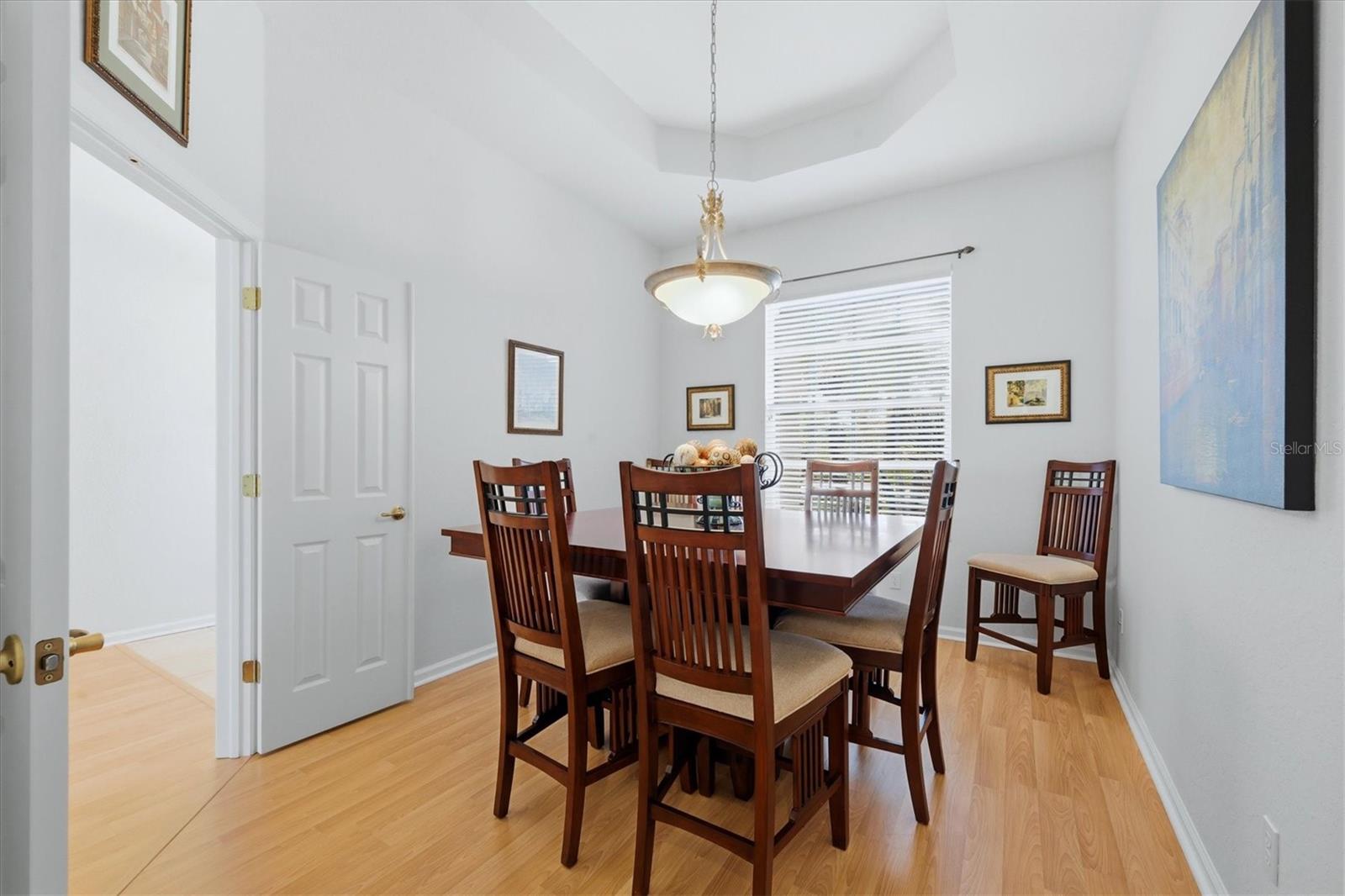 Image 15 of 82 For 4120 Lakes Court