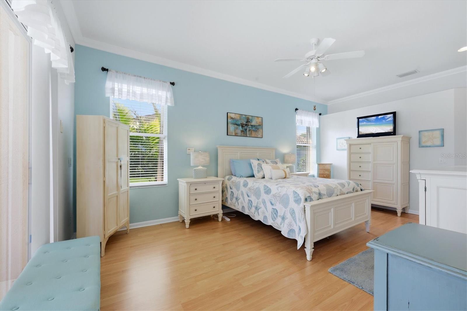 Image 25 of 82 For 4120 Lakes Court