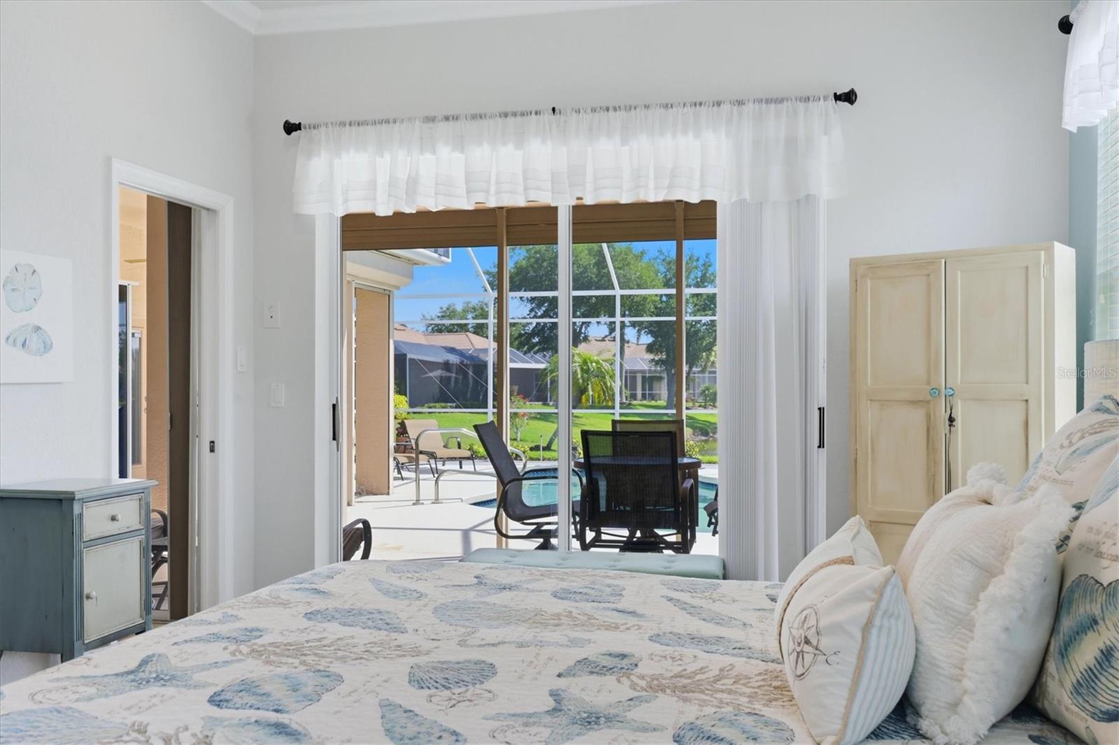 Image 27 of 82 For 4120 Lakes Court