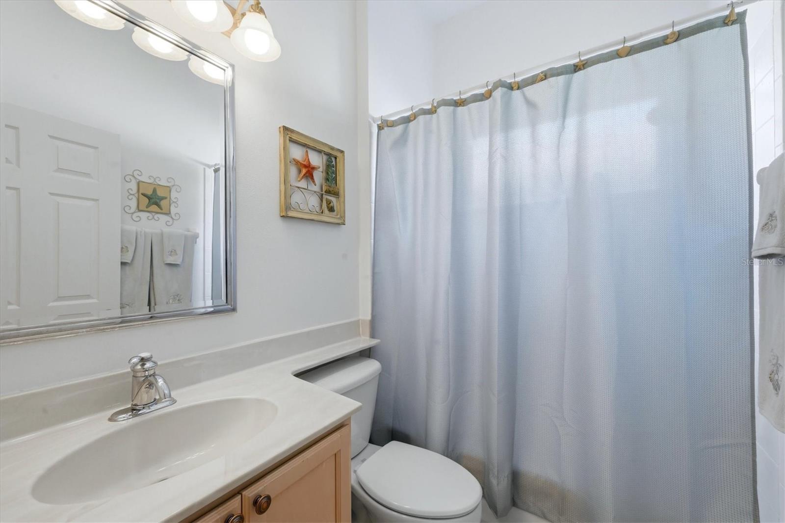 Image 32 of 82 For 4120 Lakes Court