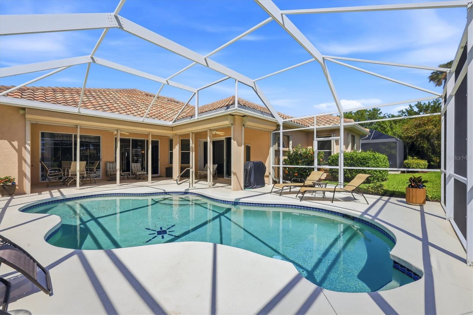 Image 39 of 82 For 4120 Lakes Court