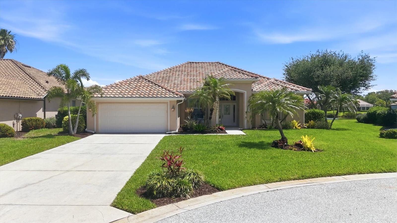 Image 4 of 82 For 4120 Lakes Court